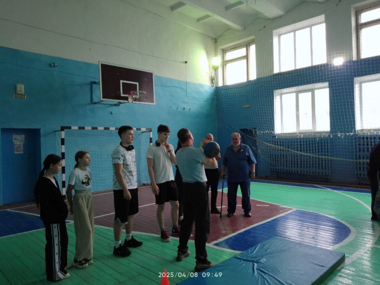 Силовое многоборье с элементами военного дела.